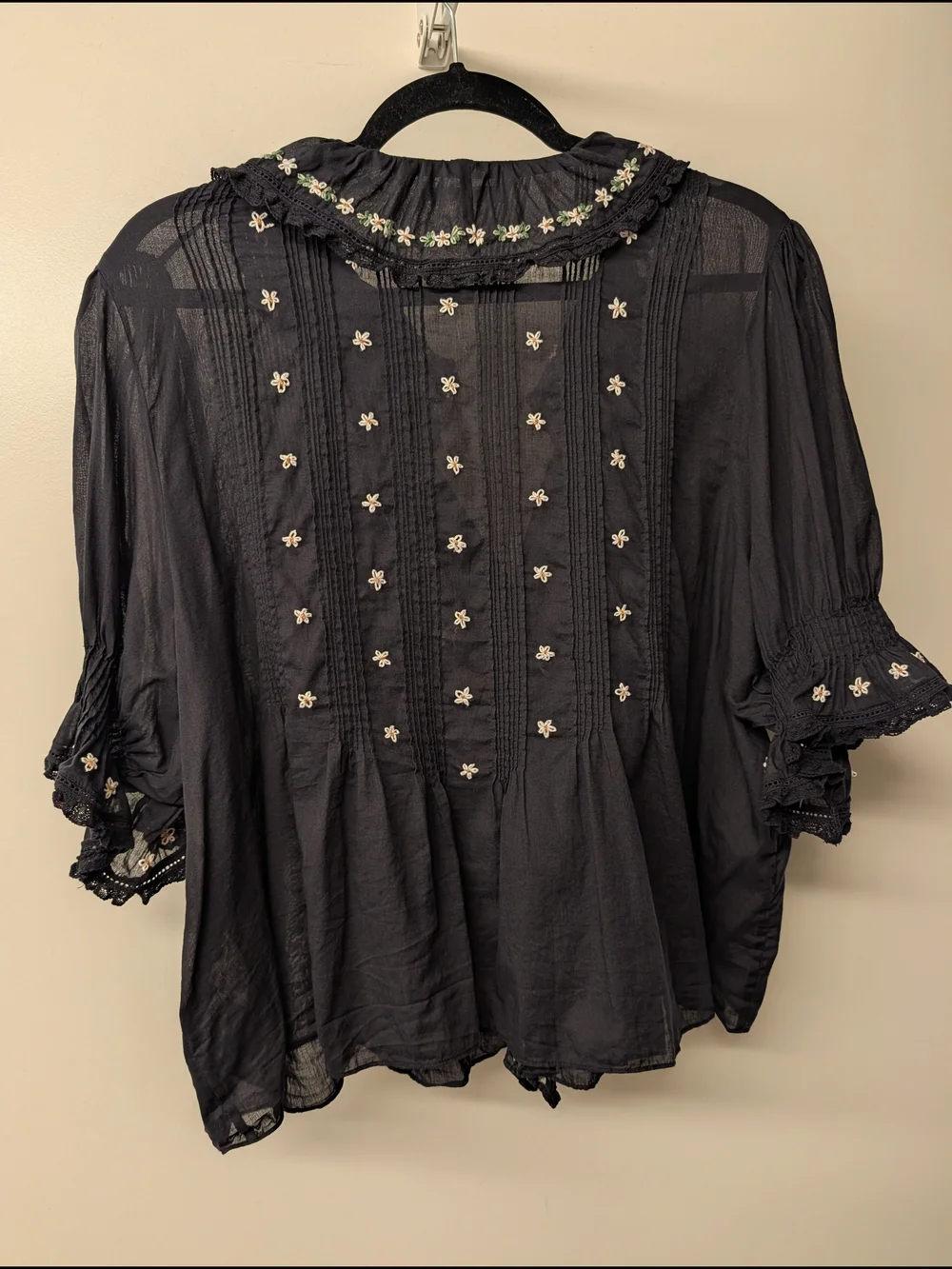 Doen Hettie Black Ruffled Blouse with White & Green Floral Trim